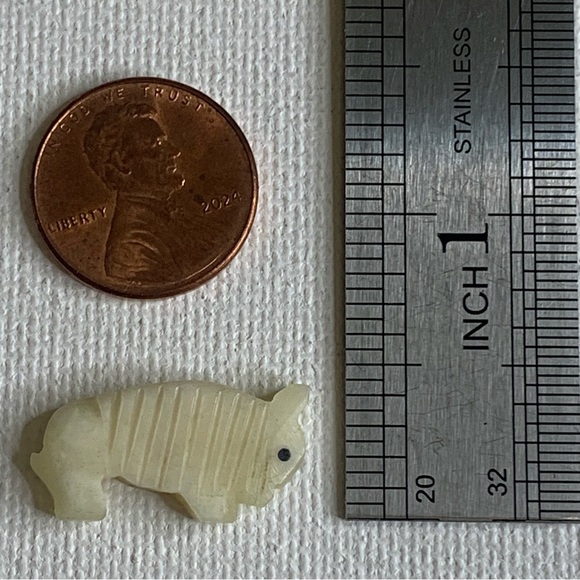 Vintage Native American Zuni Hand Carved Buffalo Fetish Bead Drilled Animal 1" - Picture 11 of 15